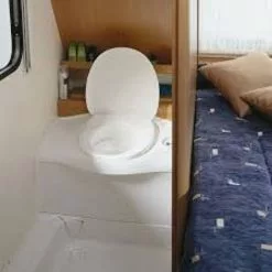 Thetford C403 Caravan & Motorhome Cassette Toilet 9 Thetford C403 Caravan & Motorhome Cassette Toilet -Kitchen & Bathroom Equipment Shop C400 series RIGHT exiting 83214.1460536660